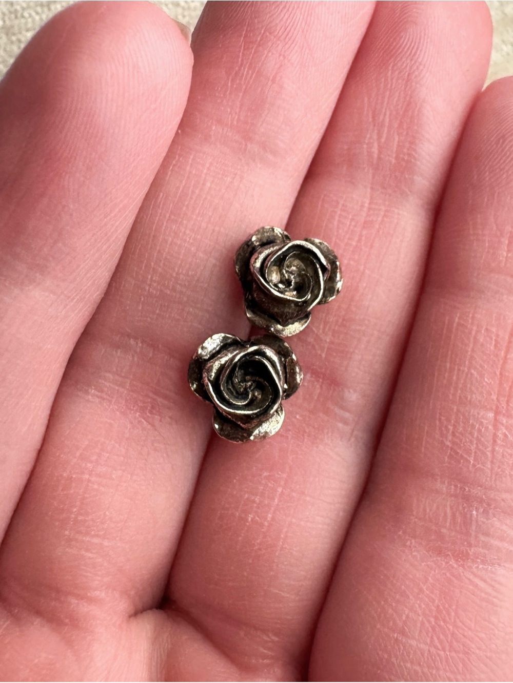 🛍️3/$45🛍️ Silver Rose Stud Earrings
